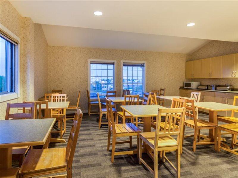 Canadas Best Value Inn Калгари Экстерьер фото
