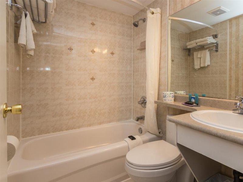 Canadas Best Value Inn Калгари Экстерьер фото