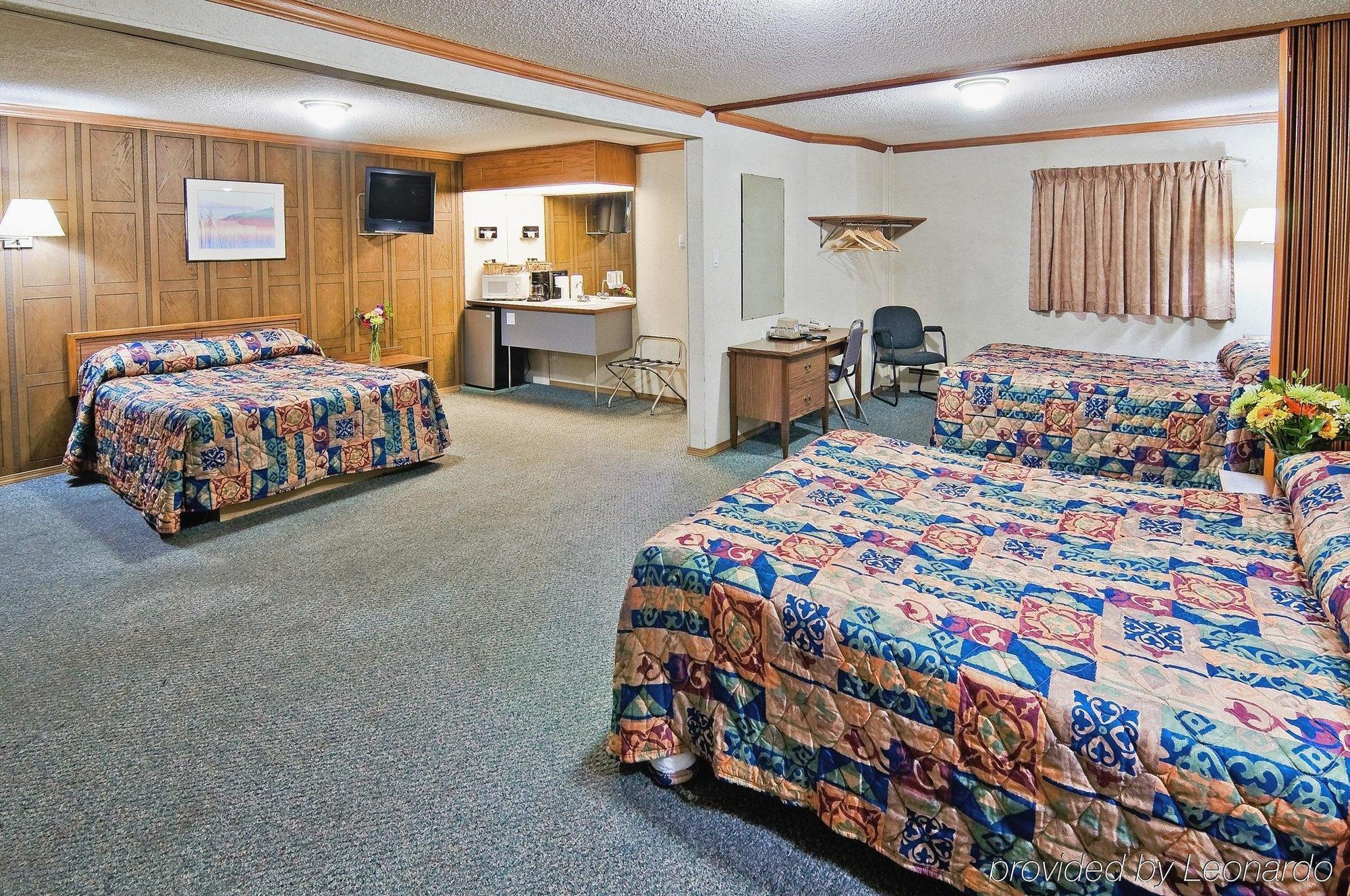 Canadas Best Value Inn Калгари Номер фото