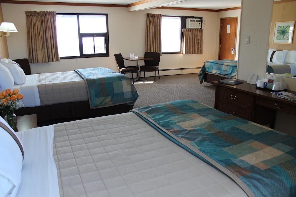 Canadas Best Value Inn Калгари Экстерьер фото