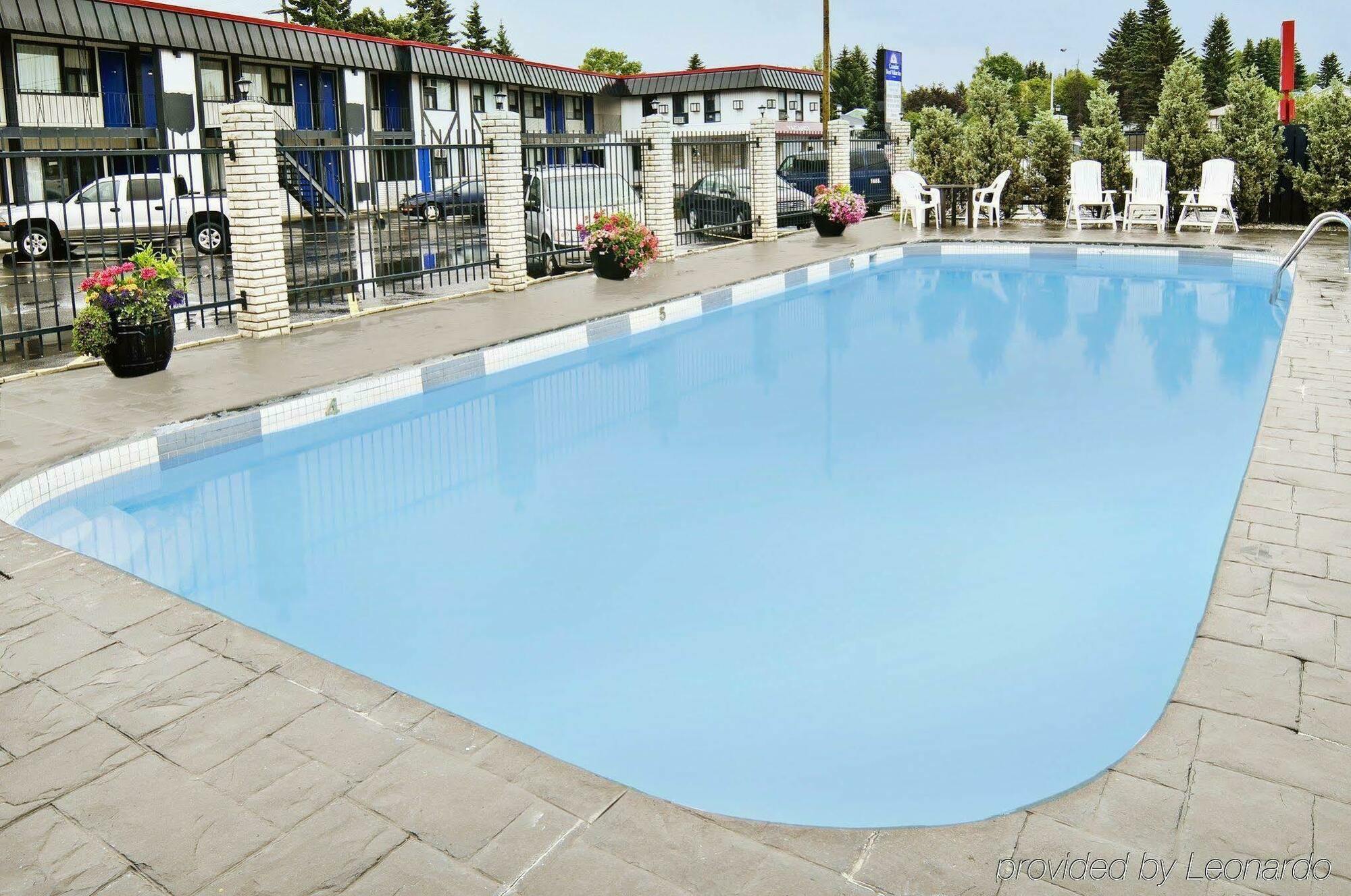 Canadas Best Value Inn Калгари Удобства фото